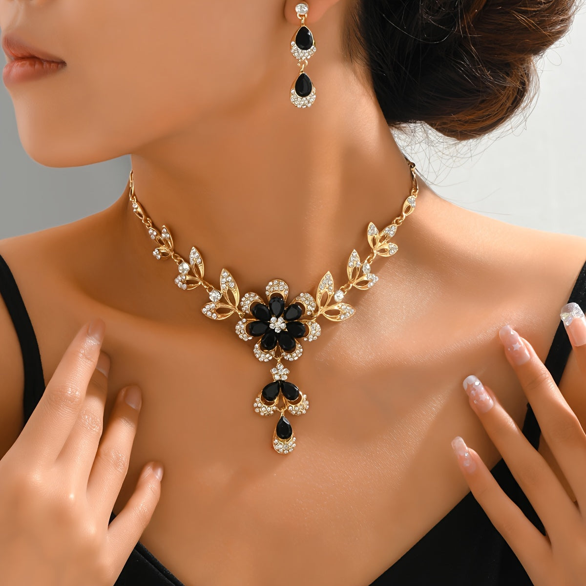 Luxury Floral Necklace & Earring Set – 2-Piece Elegant Jewelry