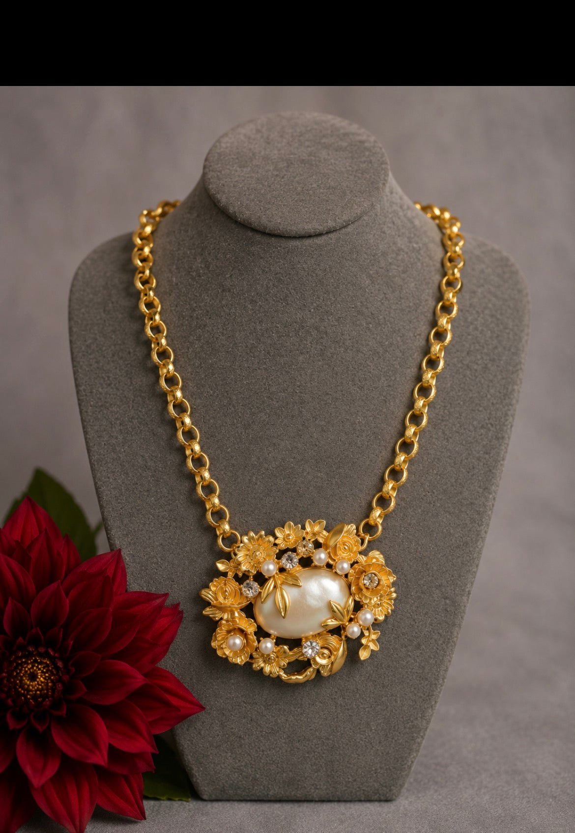 Luxury Pearl Crystal Statement Necklace