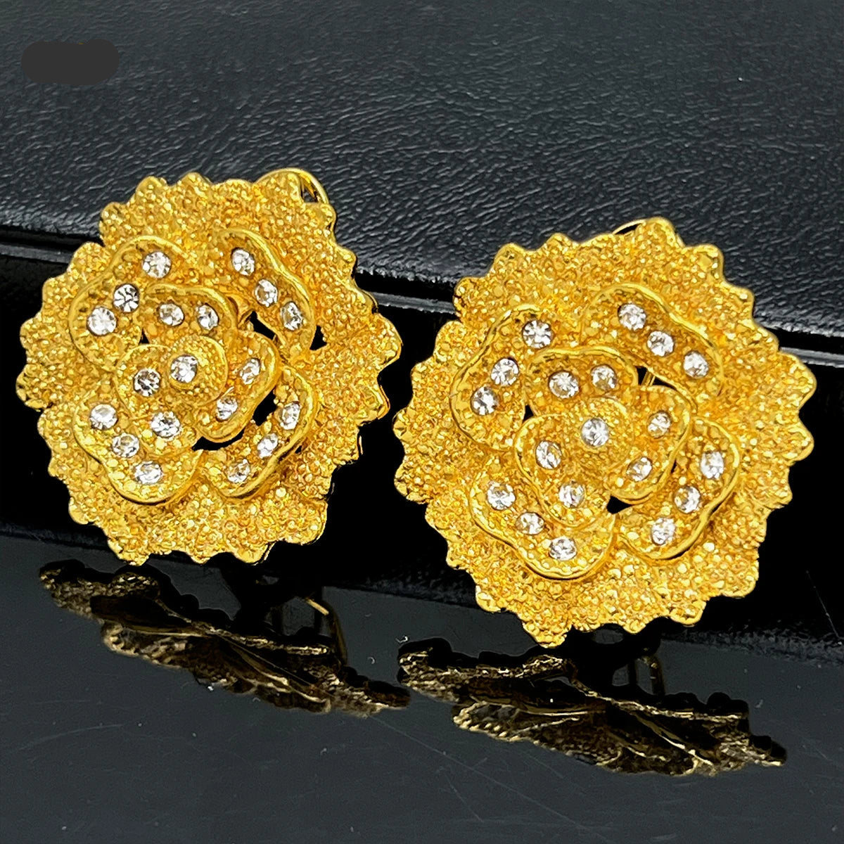 Luxury Gold-Plated Floral Jewelry Set for Women – Necklace, Earrings & Brecelet & Ring Gold Plated