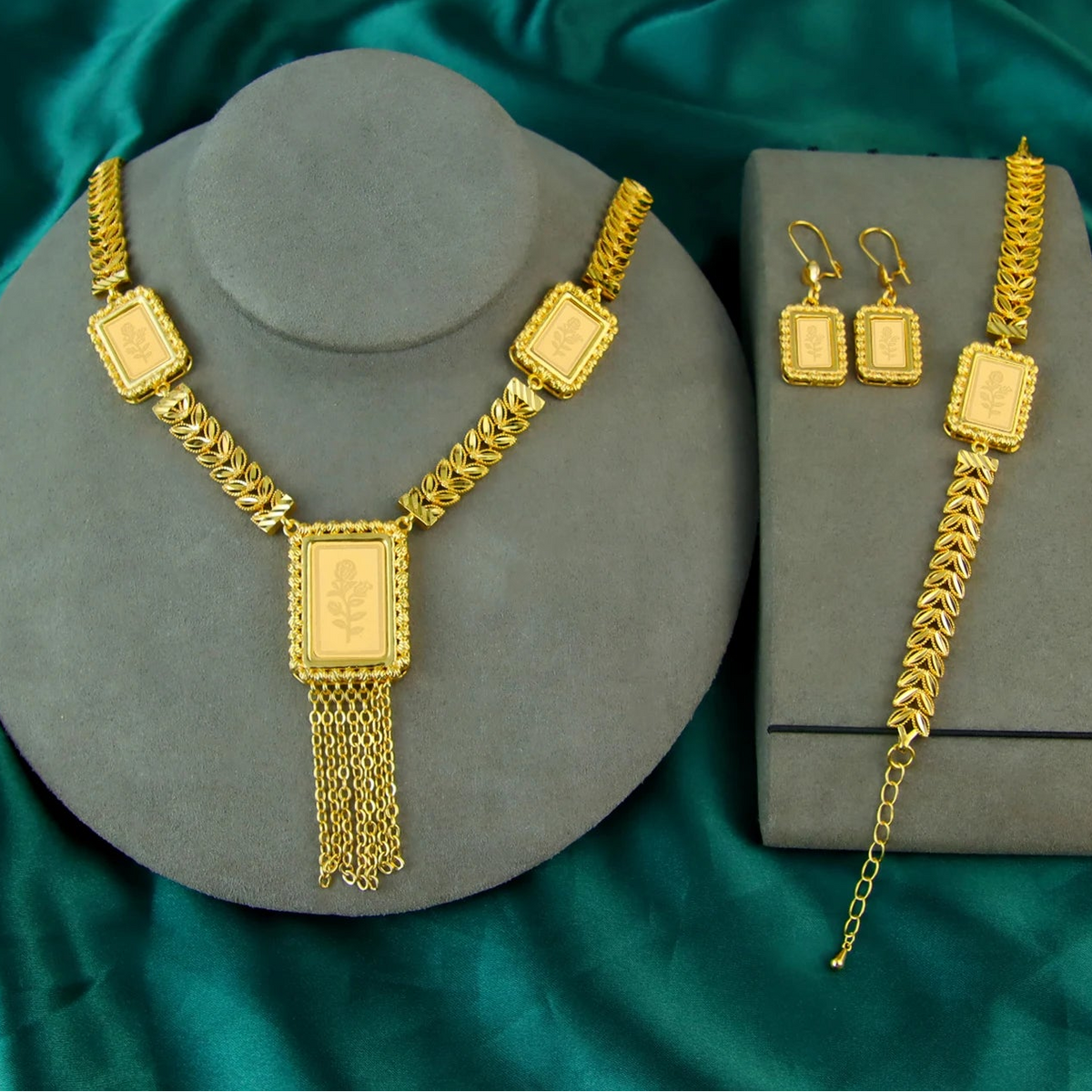 Luxury Dubai Bridal Gold Jewelry Set – Necklace, Bracelet & Earrings