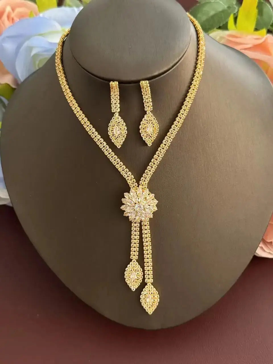 Luxury Drop Earrings – Elegant Gold Necklace & Earrings Set for Women
