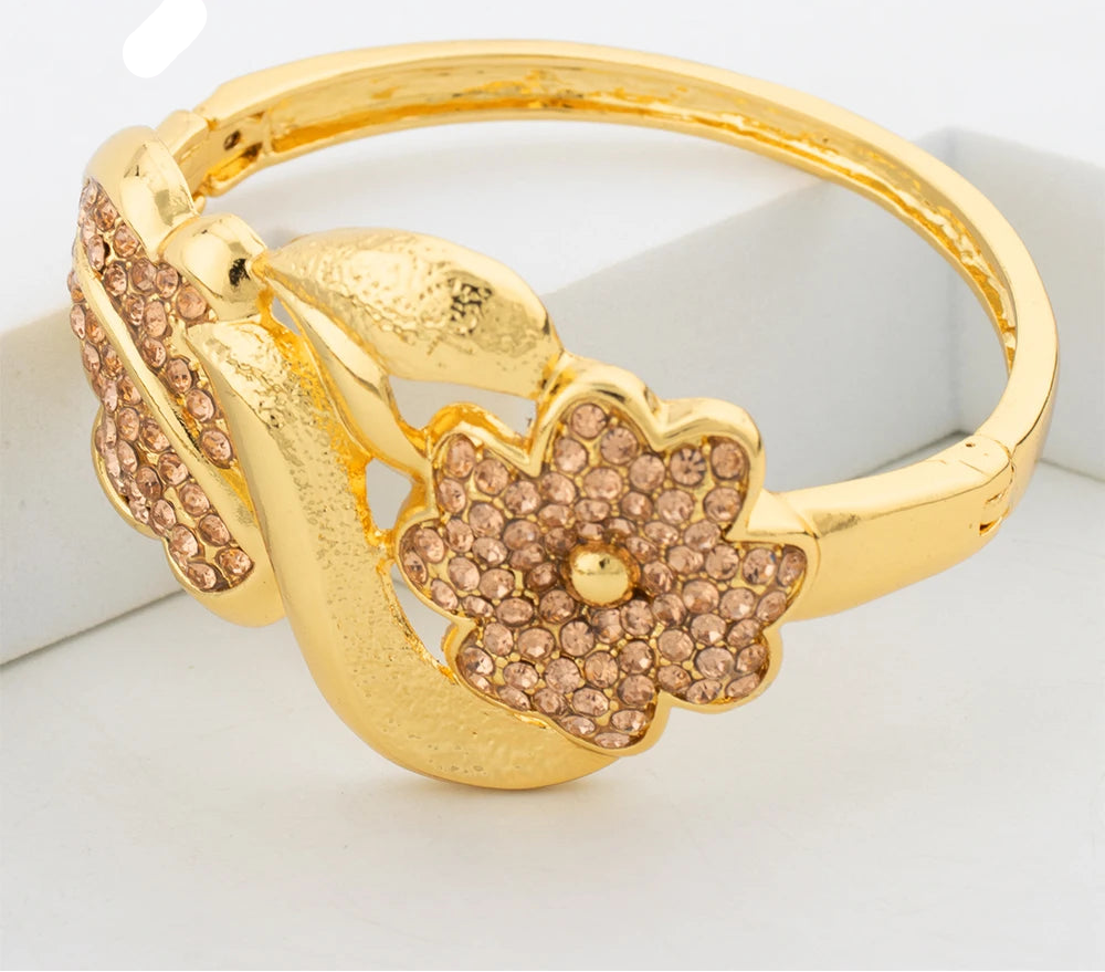 Luxury Gold-Plated Jewelry Set for Women – Necklace, Earrings, Bracelet & Ring