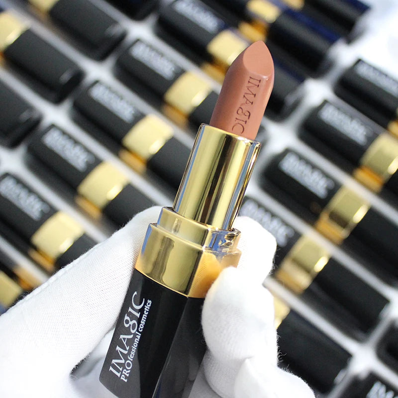 Moisturizing Smooth Lipstick – Long-Lasting Satin Color