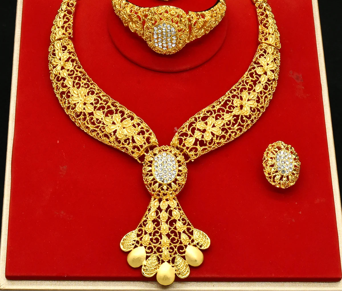 Luxury Gold-Plated 4-Piece Bridal Jewelry Set – Necklace, Earrings, Ring & Bracelet