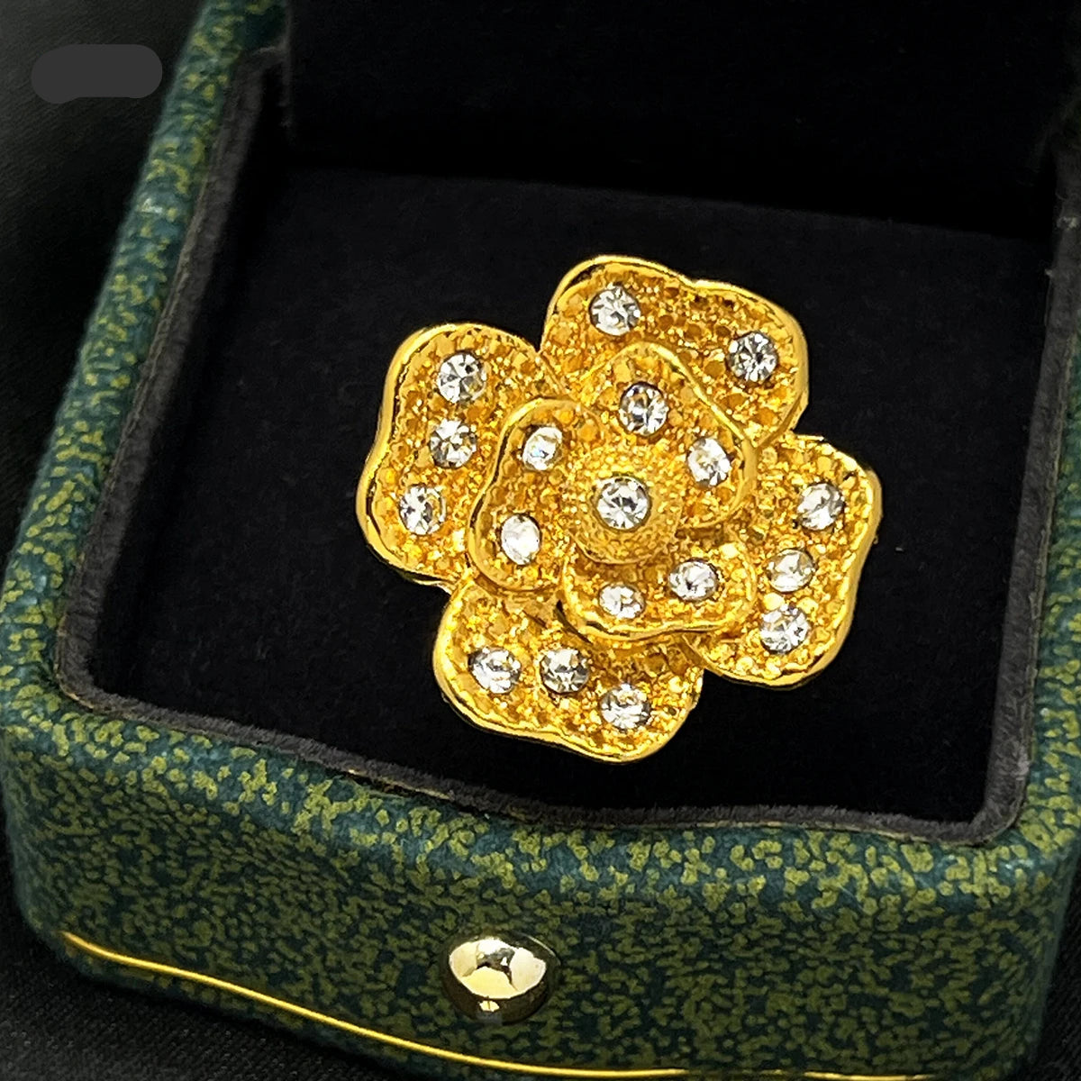 Luxury Gold-Plated Floral Jewelry Set for Women – Necklace, Earrings & Brecelet & Ring Gold Plated