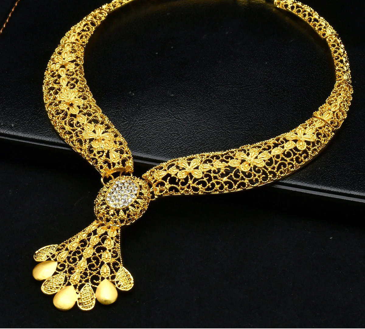Luxury Gold-Plated 4-Piece Bridal Jewelry Set – Necklace, Earrings, Ring & Bracelet