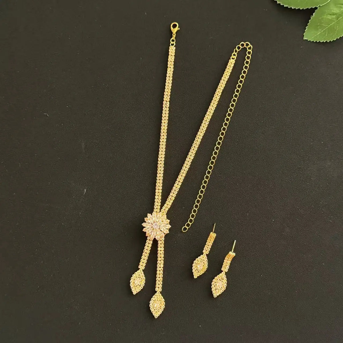 Luxury Drop Earrings – Elegant Gold Necklace & Earrings Set for Women