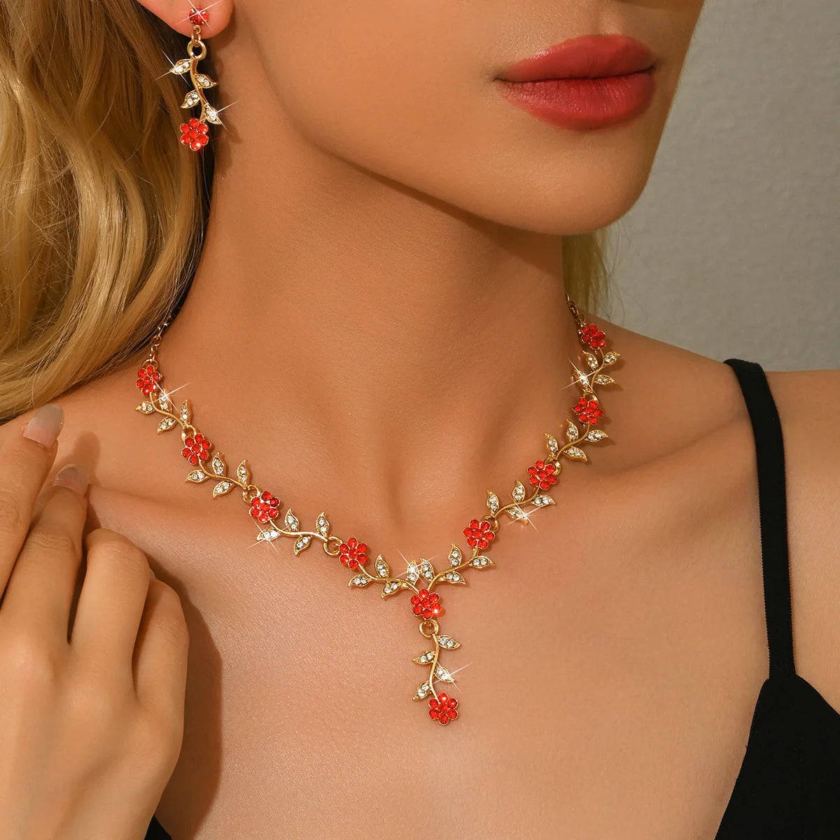 Elegant Crystal Necklace and Earrings Jewelry Set for Women