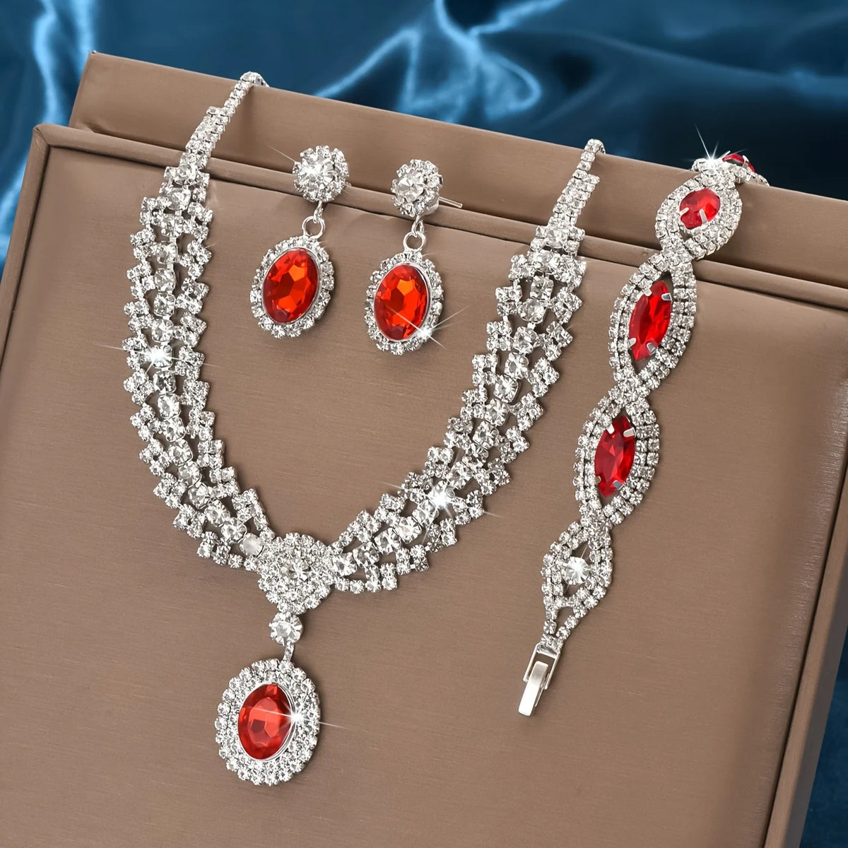 Elegant Bridal Jewelry Set – Crystal Necklace & Earrings