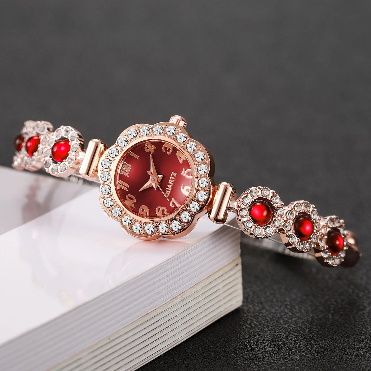 Luxury Women’s Stainless Steel Watch – Elegant Fashion Dress Timepiece