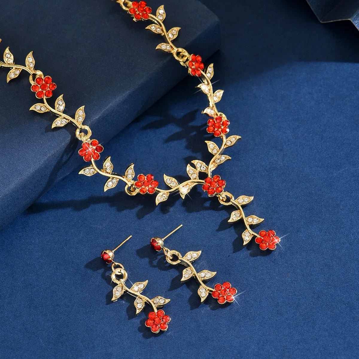 Elegant Crystal Necklace and Earrings Jewelry Set for Women