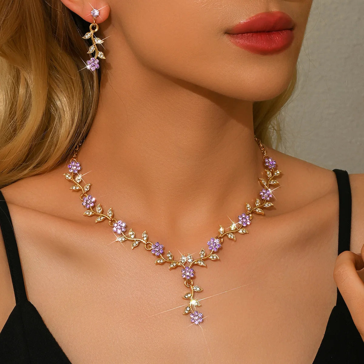 Elegant Crystal Necklace and Earrings Jewelry Set for Women